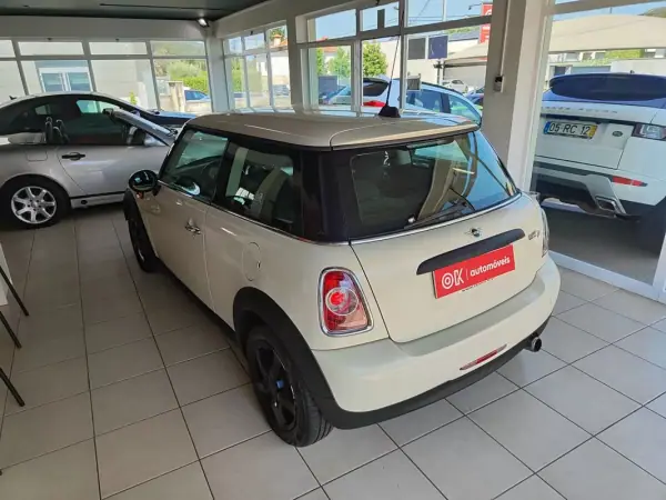 MINI One 2011 - 8250 EUR, 180000 km - AUTO.MOTO.pt - 180000km - foto 8 de 34