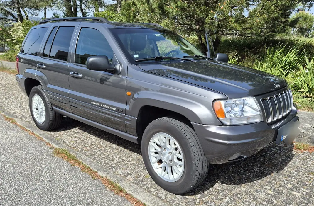 Jeep Grand Cherokee 2003 - 16900 EUR, 170000 km - AUTO.MOTO.pt - 170000km - foto 1 de 9