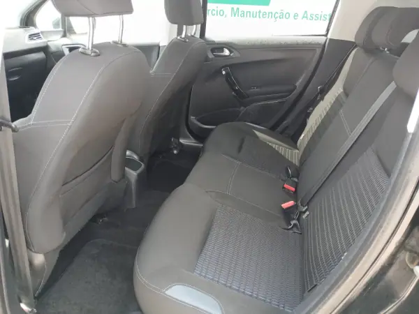 Peugeot 208 2013 - 7450 EUR, 80448 km - AUTO.MOTO.pt - 80448km - foto 17 de 25
