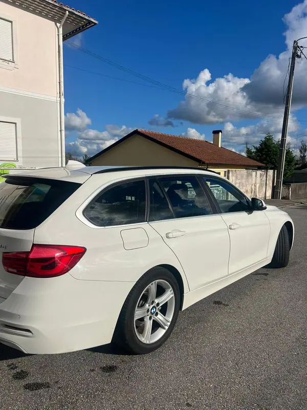 BMW 318 2015 - 13900 EUR, 270000 km - AUTO.MOTO.pt - 270000km - foto 3 de 12