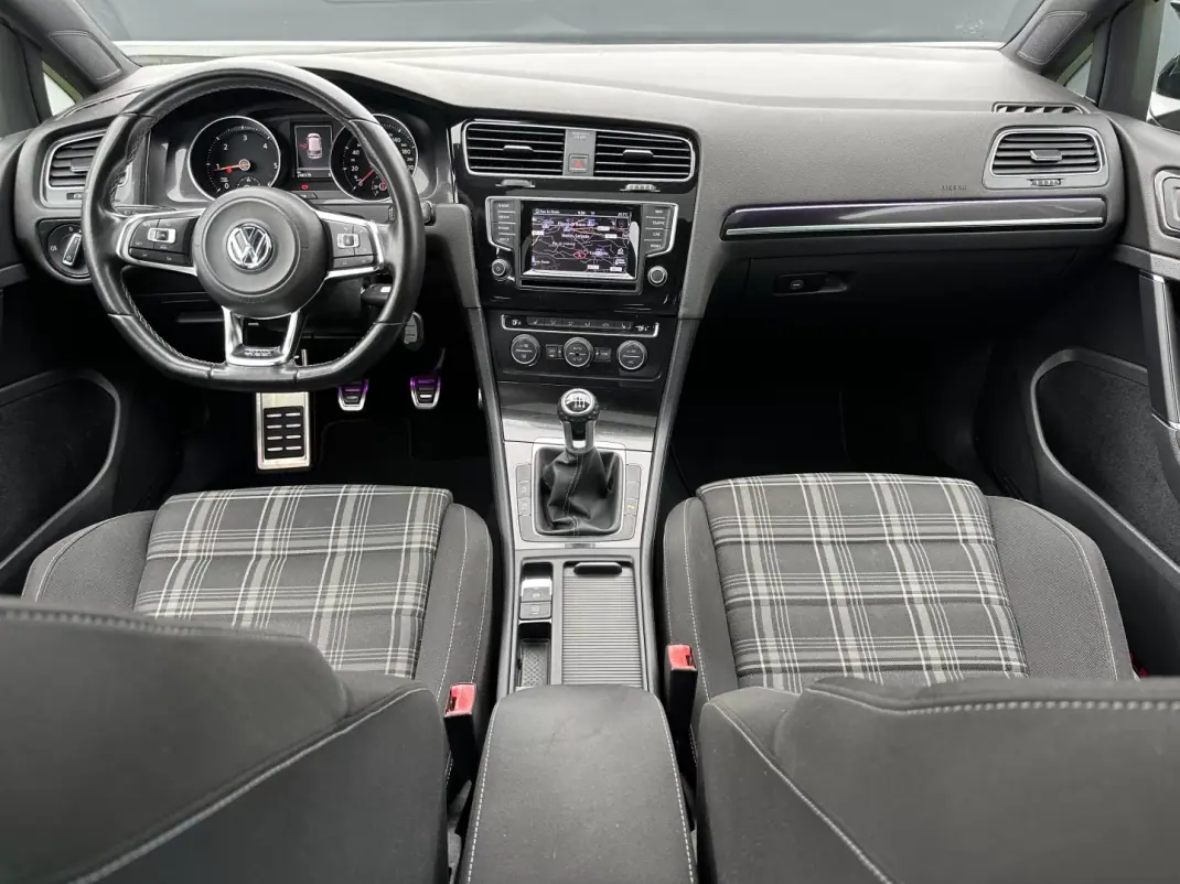 Volkswagen Golf 2014 - 15000 EUR, 240000 km - 240000km - foto 39 de 83