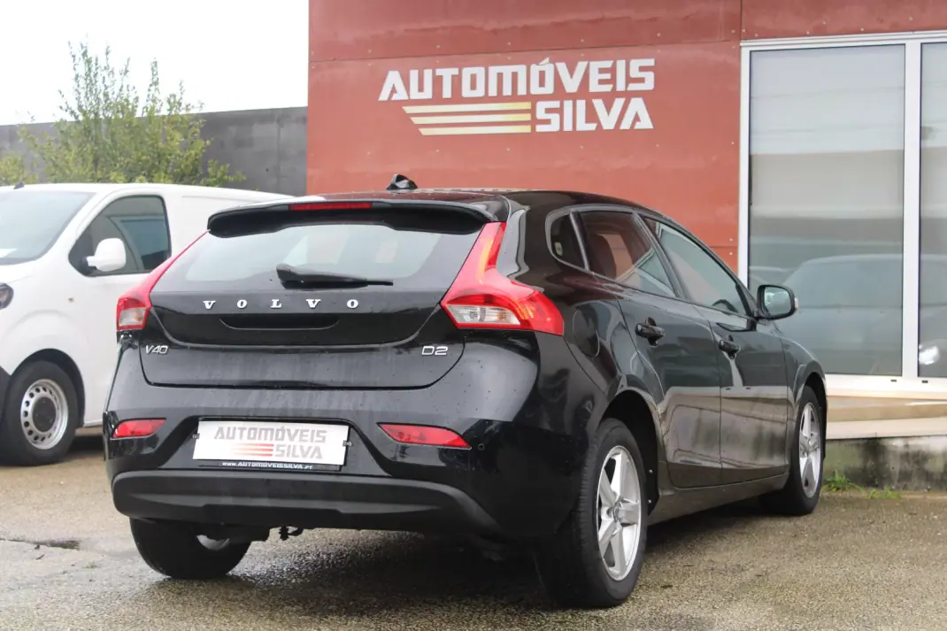 Volvo V40 2016 - 13990 EUR, 143000 km - AUTO.MOTO.pt - 143000km - foto 9 de 24