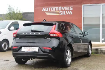 Volvo V40 2016 - 13990 EUR, 143000 km - AUTO.MOTO.pt - 143000km - foto 9 de 24
