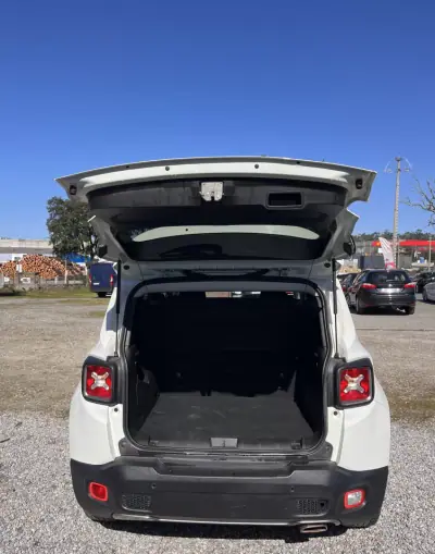 Jeep Renegade 2022 - 18500 EUR, 82500 km - AUTO.MOTO.pt - 82500km - foto 12 de 21