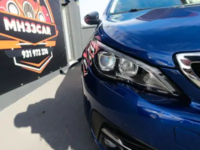 Peugeot 308 2018 - 12900 EUR, 219000 km - AUTO.MOTO.pt - 219000km - foto 10 de 23