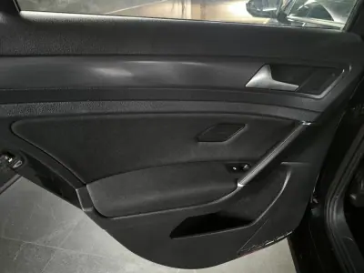 Volkswagen Golf Variant 2017 - 11500 EUR, 190200 km - AUTO.MOTO.pt - 190200km - foto 29 de 30
