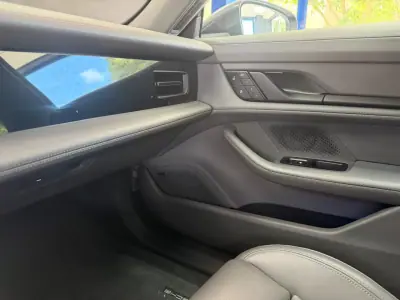 Porsche Taycan 2023 - 69000 EUR, 84534 km - AUTO.MOTO.pt - 84534km - foto 35 de 39