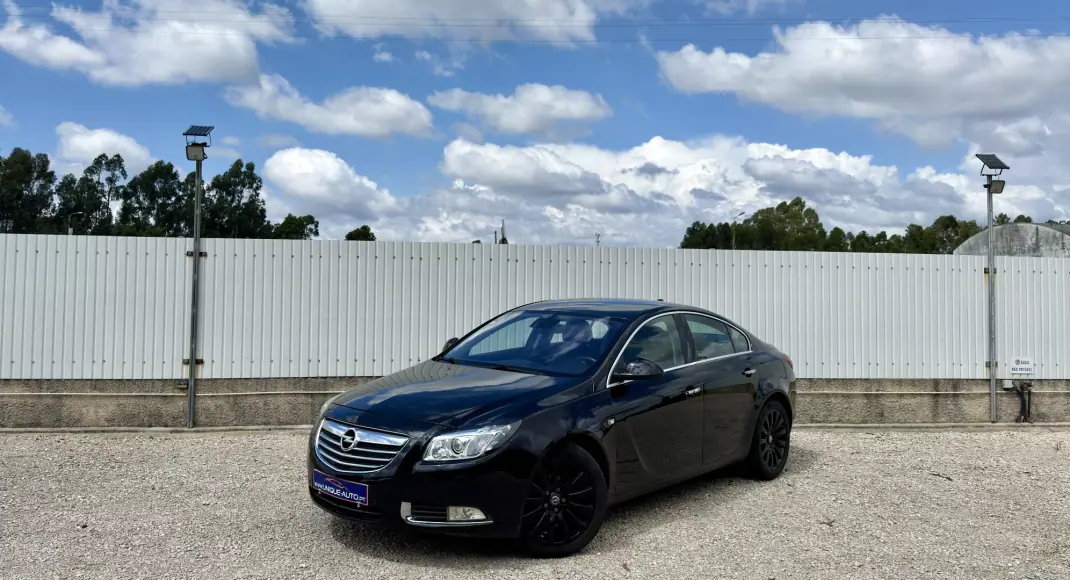 Opel Insignia 2009 - 9600 EUR, 200000 km - AUTO.MOTO.pt - 200000km - foto 1 de 12
