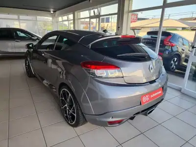 Renault Mégane Coupe 2010 - 18950 EUR, 157000 km - AUTO.MOTO.pt - 157000km - foto 8 de 39