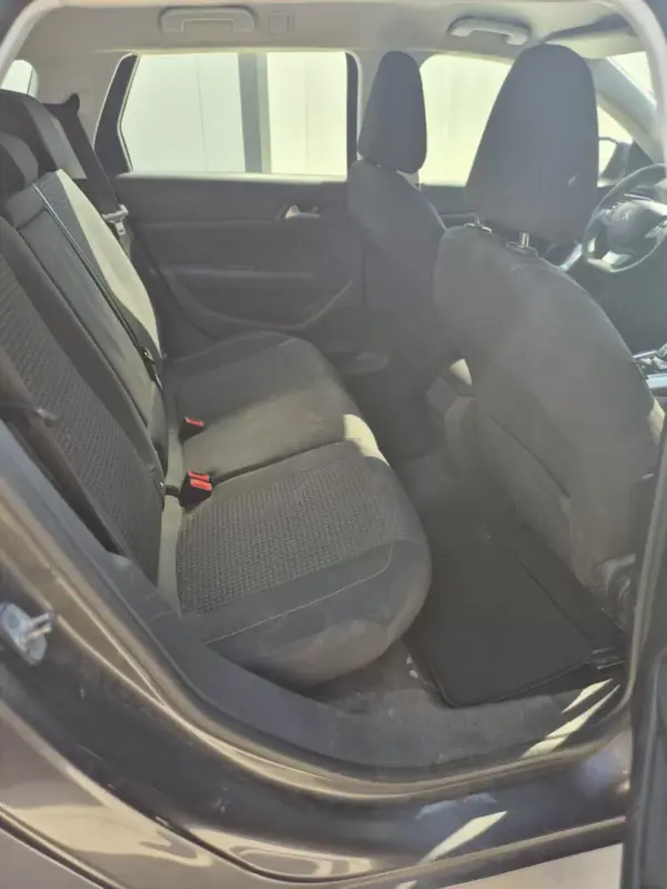 Peugeot 308 SW 2018 - 10500 EUR, 261000 km - 261000km - foto 28 de 38