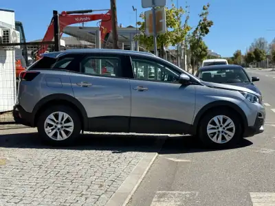 Peugeot 3008 2018 - 18900 EUR, 104582 km - AUTO.MOTO.pt - 104582km - foto 3 de 33