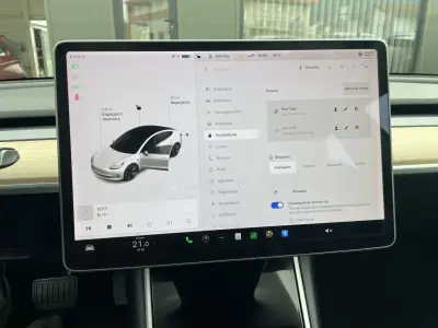 Tesla Model 3 2020 - 25995 EUR, 80043 km - AUTO.MOTO.pt - 80043km - foto 23 de 43