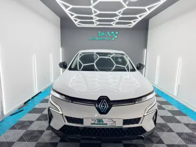 Renault Mégane E-Tech 2022 - 22250 EUR, 23000 km - AUTO.MOTO.pt - 23000km - foto 2 de 20