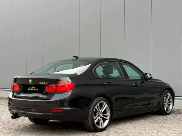 BMW 320 2012 — foto 3 de 13