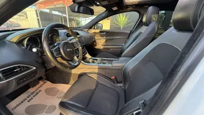 Jaguar XE 2017 - 16990 EUR, 190000 km - AUTO.MOTO.pt - 190000km - foto 23 de 28