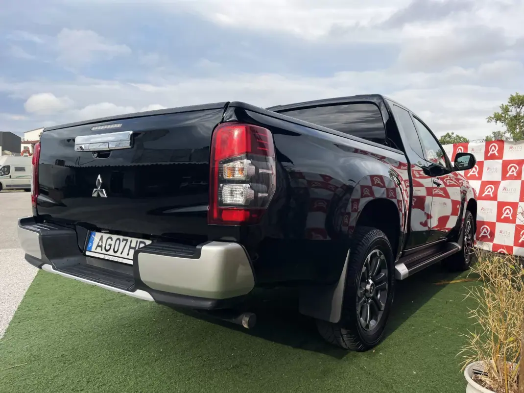 Mitsubishi L200 2021 - 27490 EUR, 156910 km - 156910km - foto 3 de 23