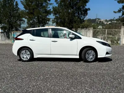 Nissan Leaf 2021 - 13900 EUR, 106000 km - AUTO.MOTO.pt - 106000km - foto 2 de 12