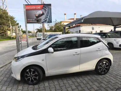 Toyota Aygo 2018 - 10900 EUR, 101000 km - AUTO.MOTO.pt - 101000km - foto 2 de 11