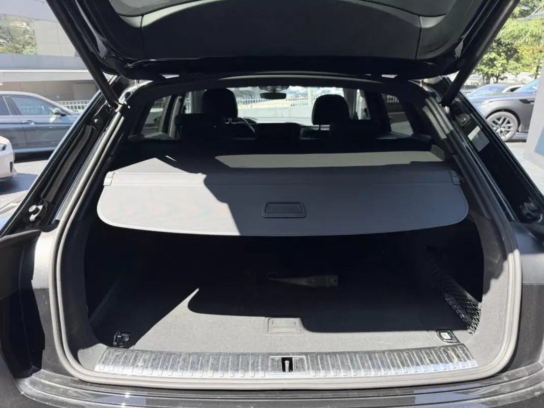 Audi e-tron 2022 - 39900 EUR, 70000 km - AUTO.MOTO.pt - 70000km - foto 10 de 12