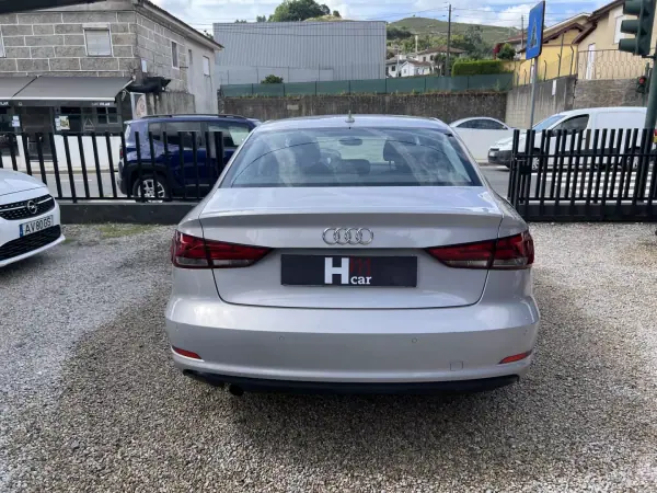 Audi A3 Limousine 2015 - 13900 EUR, 148500 km - AUTO.MOTO.pt - 148500km - foto 5 de 18