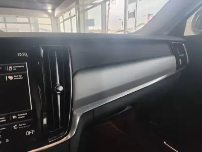 Volvo V90 2017 - 23500 EUR, 131000 km - AUTO.MOTO.pt - 131000km - foto 39 de 39