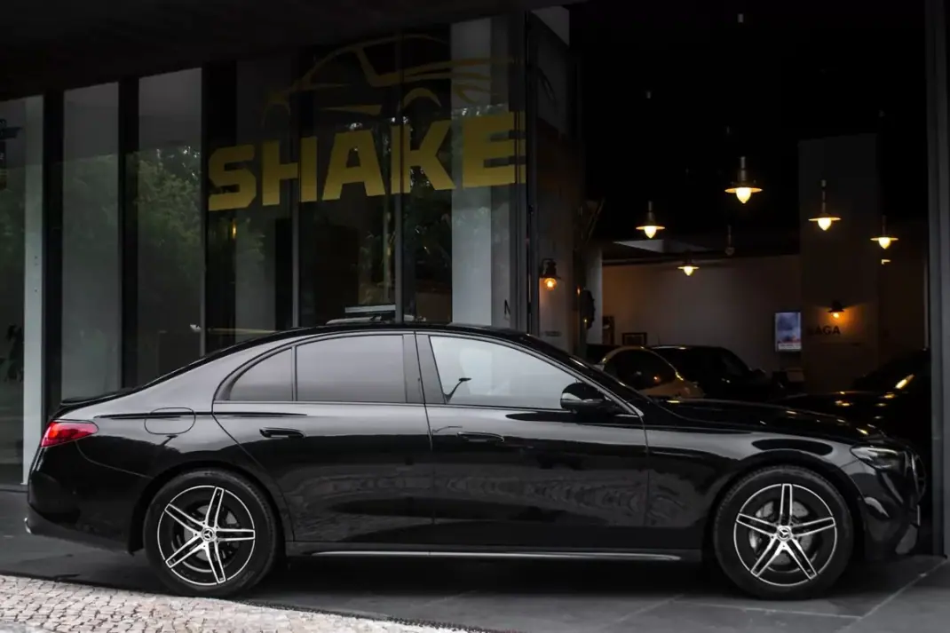 Mercedes-Benz E 220 2024 - 57300 EUR, 64751 km - AUTO.MOTO.pt - 64751km - foto 5 de 45