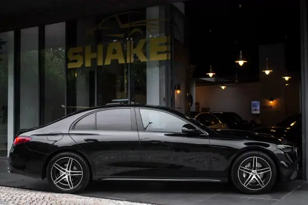 Mercedes-Benz E 220 2024 - 57300 EUR, 64751 km - AUTO.MOTO.pt - 64751km - foto 5 de 45