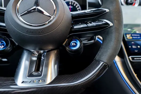 Mercedes-Benz GLC 63 AMG 2024 - 144900 EUR, 10000 km - AUTO.MOTO.pt - 10000km - foto 16 de 30