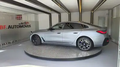 BMW i4 2022 - 55900 EUR, 33929 km - AUTO.MOTO.pt - 33929km - foto 16 de 65