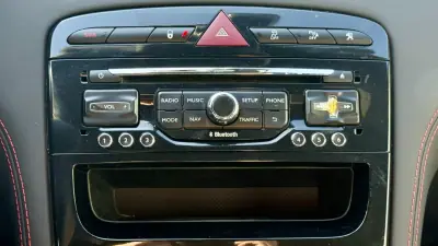 Peugeot RCZ 2015 - 17900 EUR, 144034 km - AUTO.MOTO.pt - 144034km - foto 39 de 64