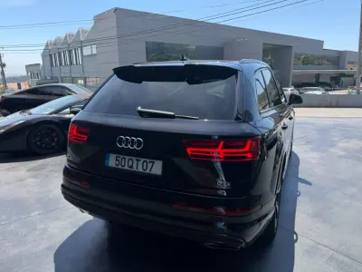 Audi Q7 2017 - 25500 EUR, 265000 km - AUTO.MOTO.pt - 265000km - foto 3 de 18