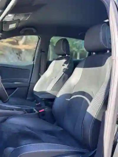 SEAT Leon 2017 - 25900 EUR, 97250 km - AUTO.MOTO.pt - 97250km - foto 7 de 12