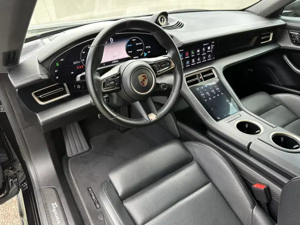 Porsche Taycan 2021 - 99900 EUR, 66000 km - AUTO.MOTO.pt - 66000km - foto 33 de 71