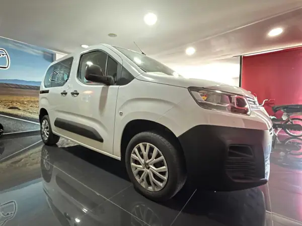 Citroën Berlingo 2022 — foto 3 de 15