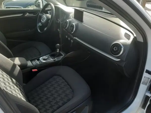 Audi A3 Sportback 2013 - 13000 EUR, 193468 km - AUTO.MOTO.pt - 193468km - foto 14 de 28