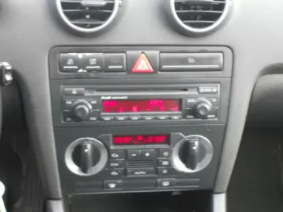 Audi A3 2006 - 9500 EUR, 253000 km - AUTO.MOTO.pt - 253000km - foto 11 de 11