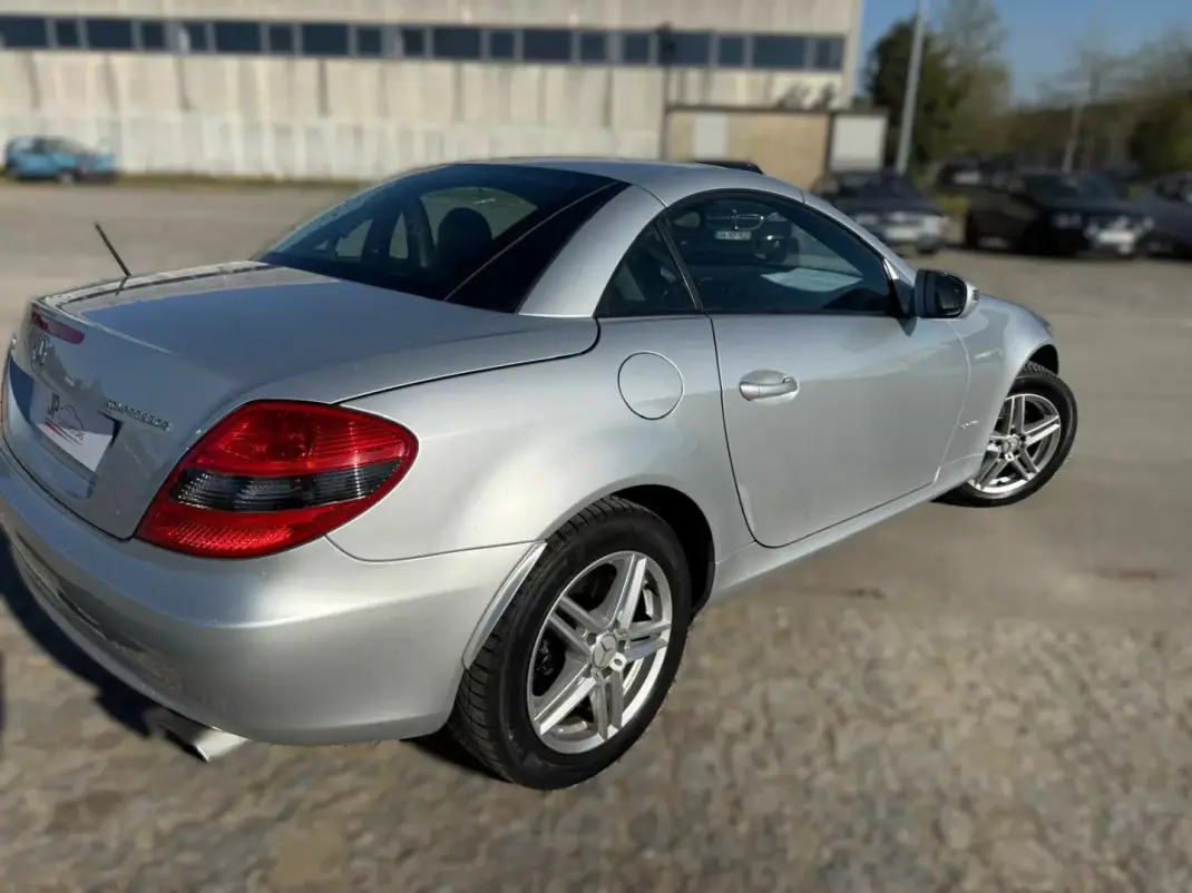 Mercedes-Benz SLK 200 2010 - 15750 EUR, 177500 km - AUTO.MOTO.pt - 177500km - foto 8 de 16