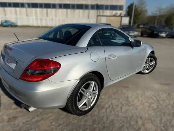 Mercedes-Benz SLK 200 2010 - 15750 EUR, 177500 km - AUTO.MOTO.pt - 177500km - foto 8 de 16