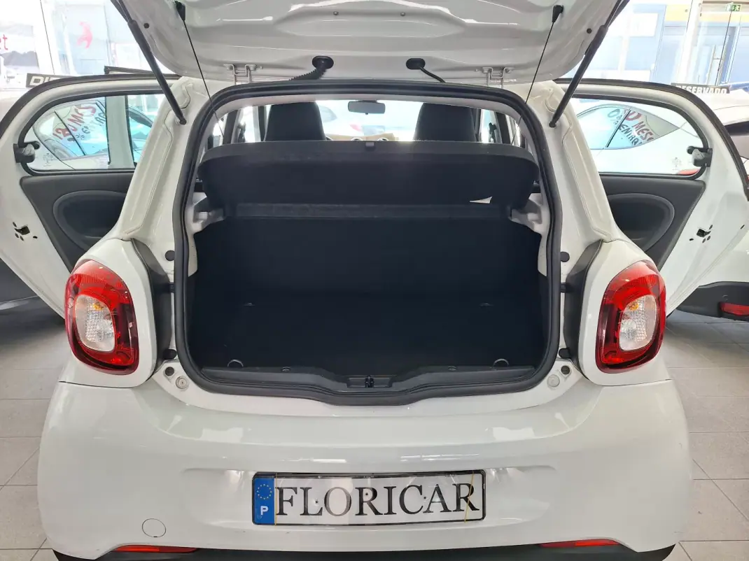 Smart ForFour 2015 - 8490 EUR, 97000 km - 97000km - foto 10 de 14