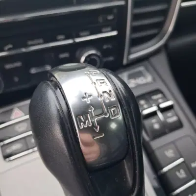 Porsche Panamera 2013 - 41500 EUR, 113000 km - AUTO.MOTO.pt - 113000km - foto 15 de 18