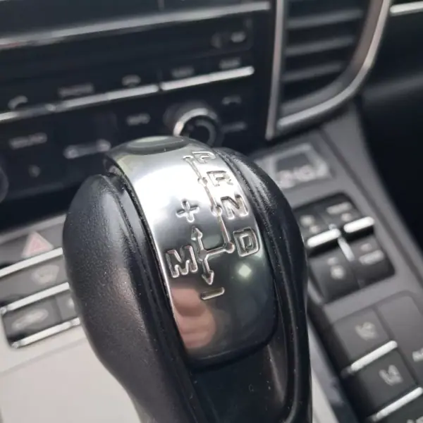 Porsche Panamera 2013 - 40500 EUR, 113000 km - AUTO.MOTO.pt - 113000km - foto 15 de 18