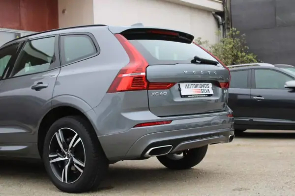 Volvo XC 60 2020 - 33990 EUR, 168000 km - AUTO.MOTO.pt - 168000km - foto 14 de 37