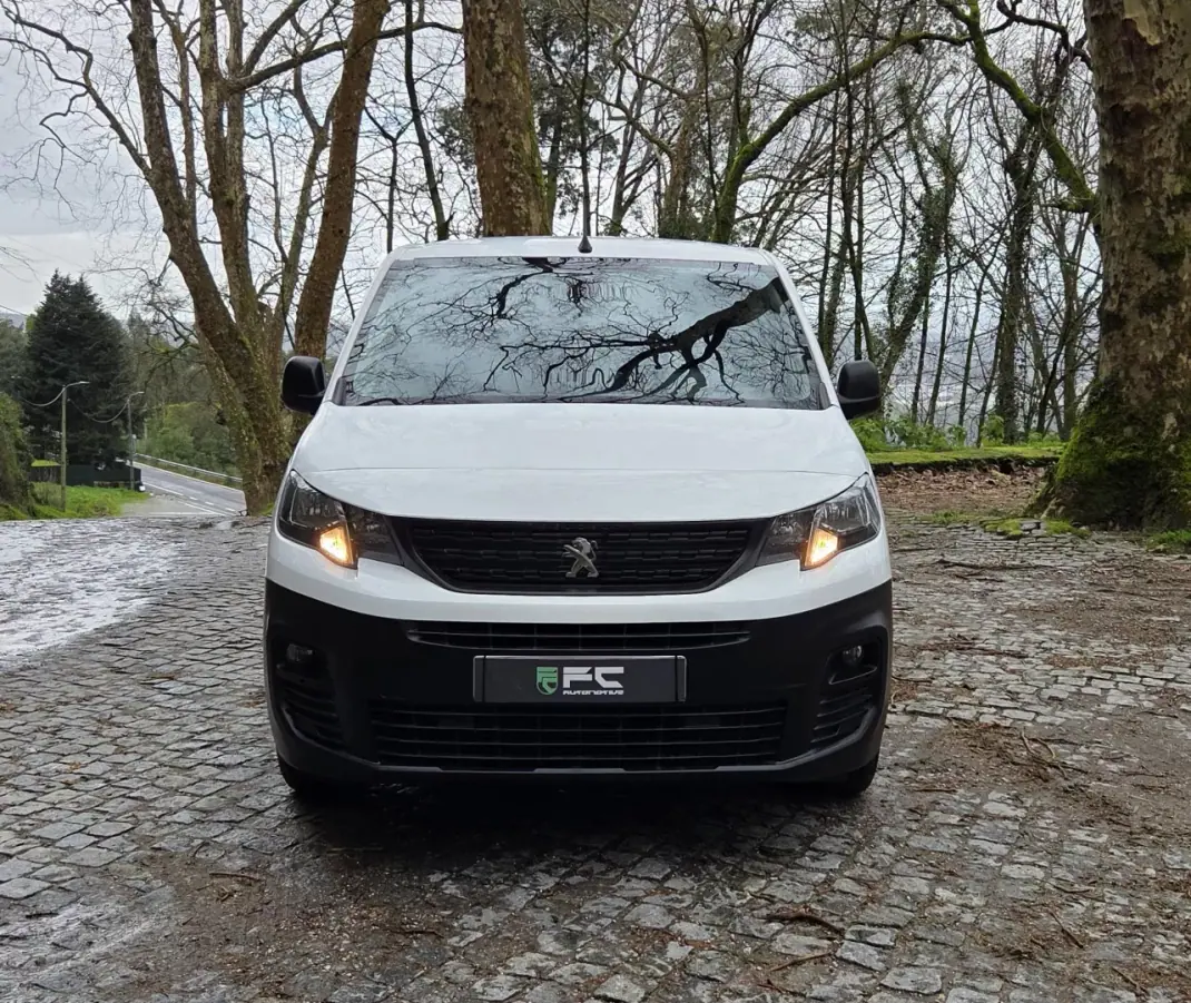 Peugeot 2021 - 12250 EUR, 171000 km - AUTO.MOTO.pt - 171000km - foto 3 de 20