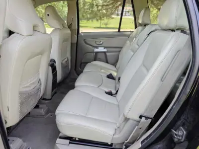 Volvo XC 90 2005 - 8490 EUR, 243750 km - AUTO.MOTO.pt - 243750km - foto 14 de 35
