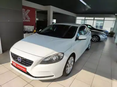 Volvo V40 2013 - 8350 EUR, 298100 km - AUTO.MOTO.pt - 298100km - foto 5 de 33
