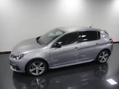 Peugeot 308 2020 - 14990 EUR, 60000 km - AUTO.MOTO.pt - 60000km - foto 12 de 33