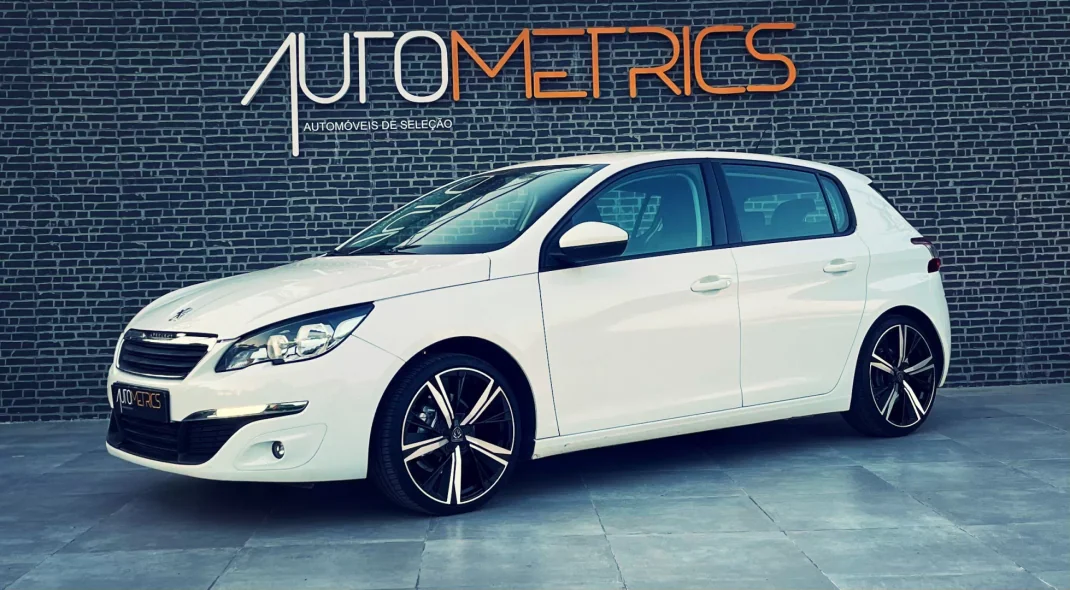 Peugeot 308 2014 - 12500 EUR, 151000 km - AUTO.MOTO.pt - 151000km - foto 1 de 16
