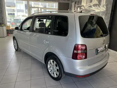 Volkswagen Touran 2008 - 8900 EUR, 243598 km - AUTO.MOTO.pt - 243598km - foto 3 de 23