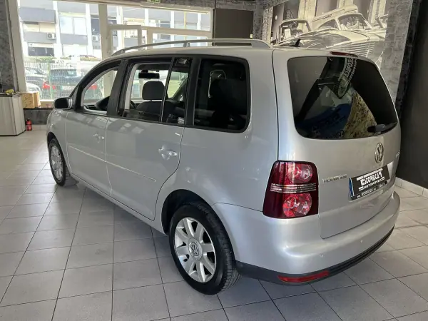 Volkswagen Touran 2008 - 8900 EUR, 243598 km - AUTO.MOTO.pt - 243598km - foto 3 de 23