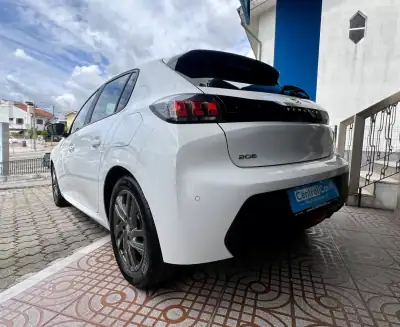 Peugeot 208 2022 - 15950 EUR, 71000 km - AUTO.MOTO.pt - 71000km - foto 8 de 29